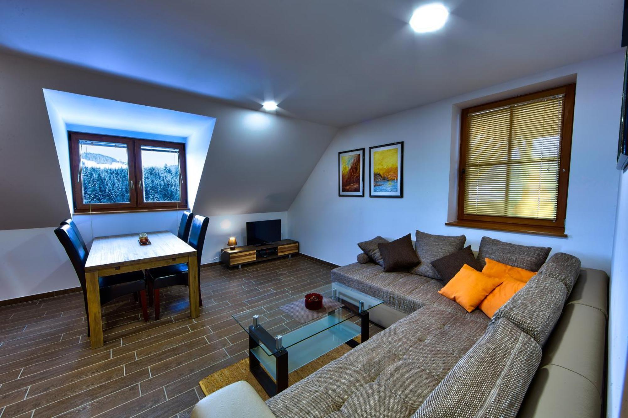 Apartmaji Smogavc ซเร็ตเช ภายนอก รูปภาพ